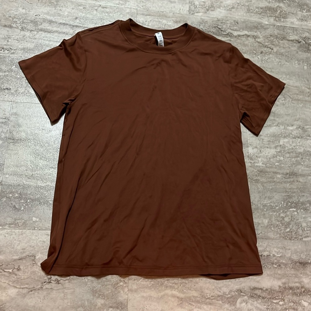 Lululemon t-shirt size 4